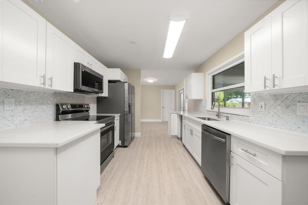 interior - kitchen 1