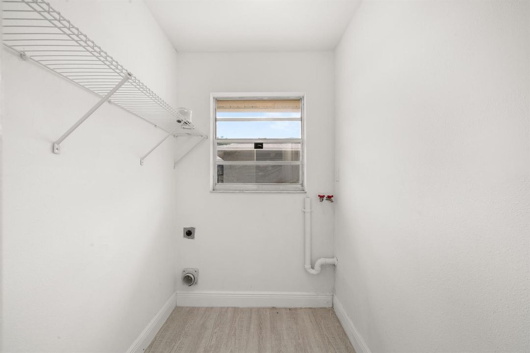 interior - laundry