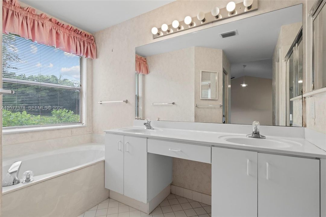 En Venta: $630,000 (3 camas, 2 baños, 1532 Pies cuadrados)