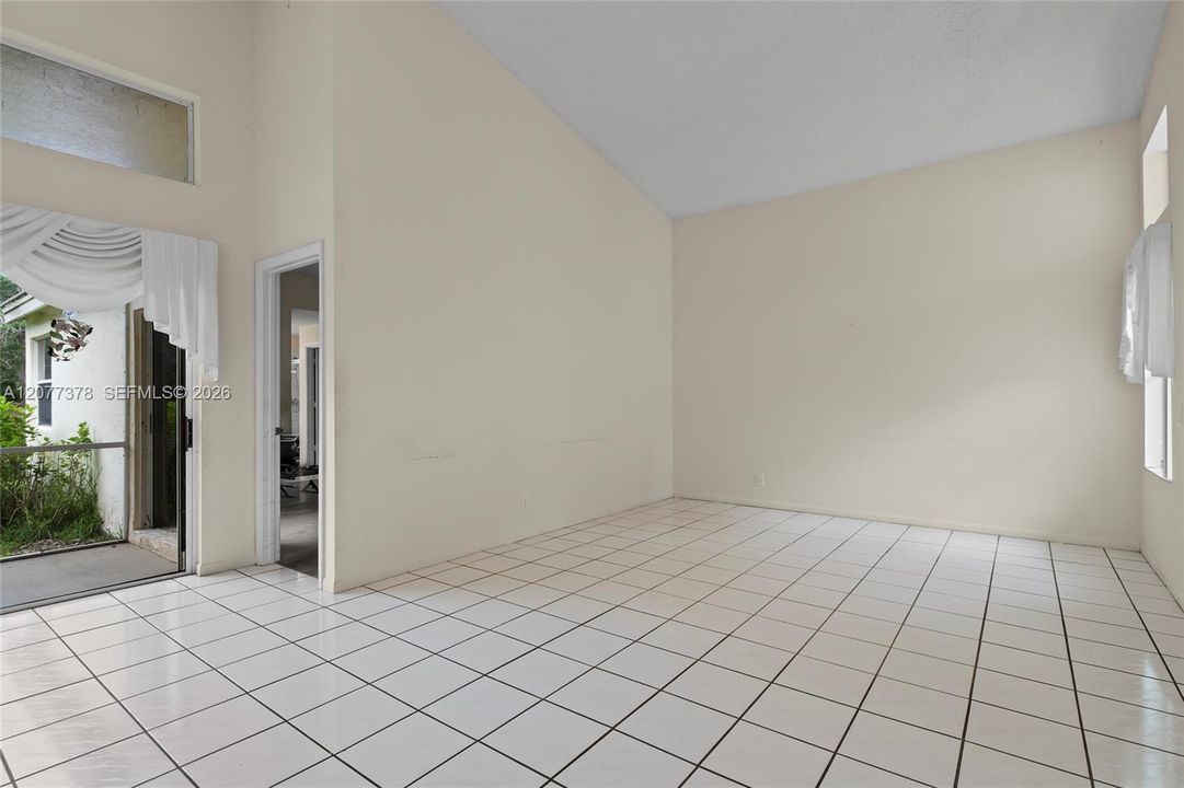 En Venta: $630,000 (3 camas, 2 baños, 1532 Pies cuadrados)