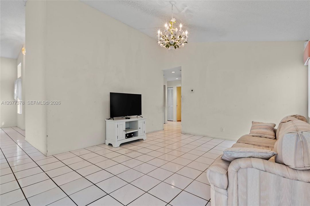 En Venta: $630,000 (3 camas, 2 baños, 1532 Pies cuadrados)