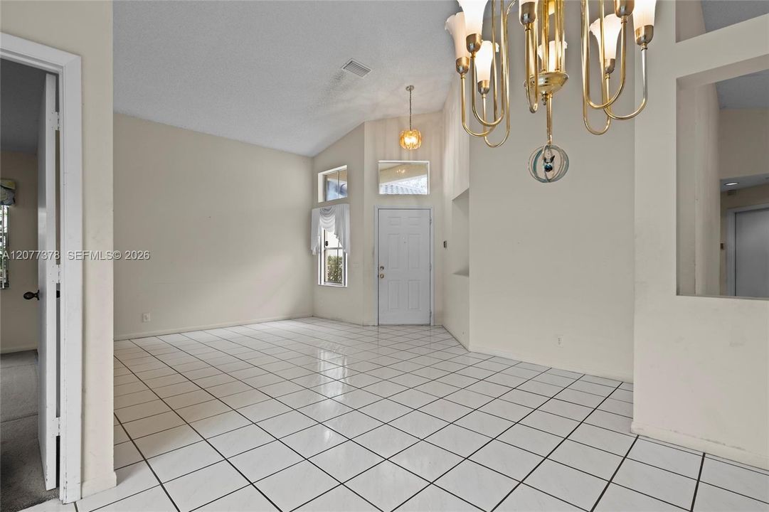 En Venta: $630,000 (3 camas, 2 baños, 1532 Pies cuadrados)