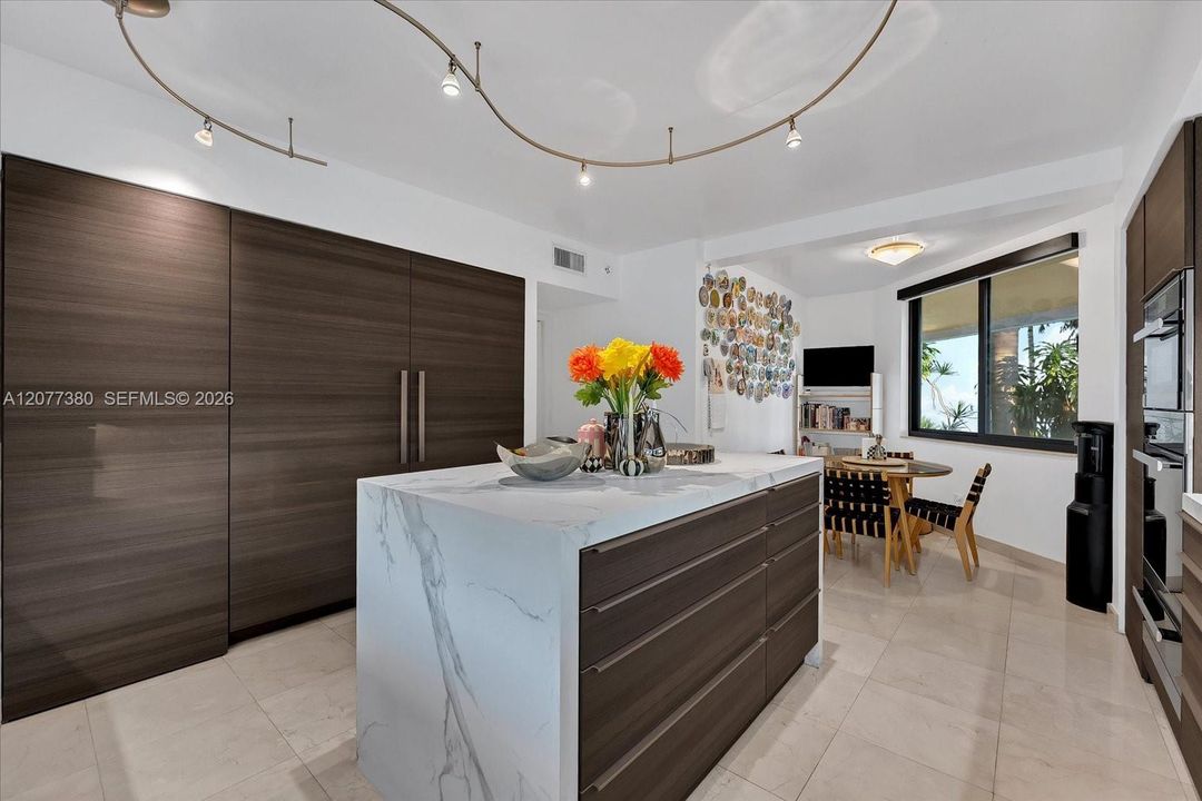 For Rent: $47,000 (5 beds, 5 baths, 4100 Square Feet)