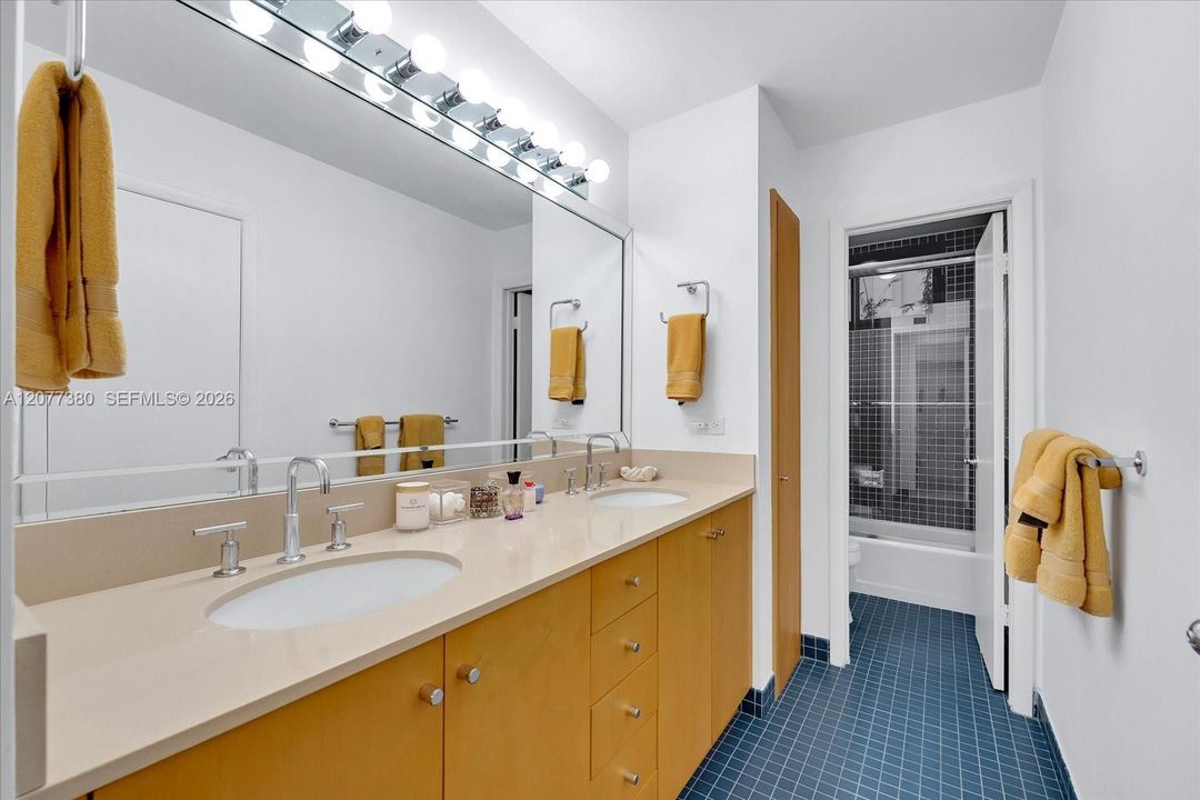 For Rent: $47,000 (5 beds, 5 baths, 4100 Square Feet)