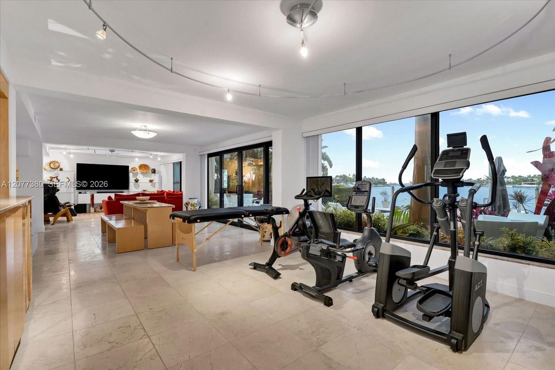 For Rent: $47,000 (5 beds, 5 baths, 4100 Square Feet)