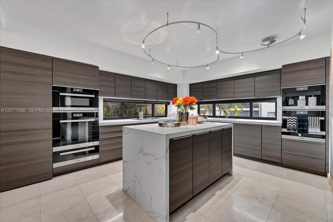 For Rent: $47,000 (5 beds, 5 baths, 4100 Square Feet)