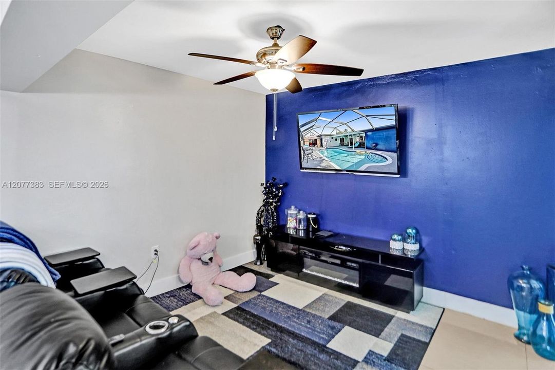 For Sale: $625,000 (5 beds, 2 baths, 2203 Square Feet)