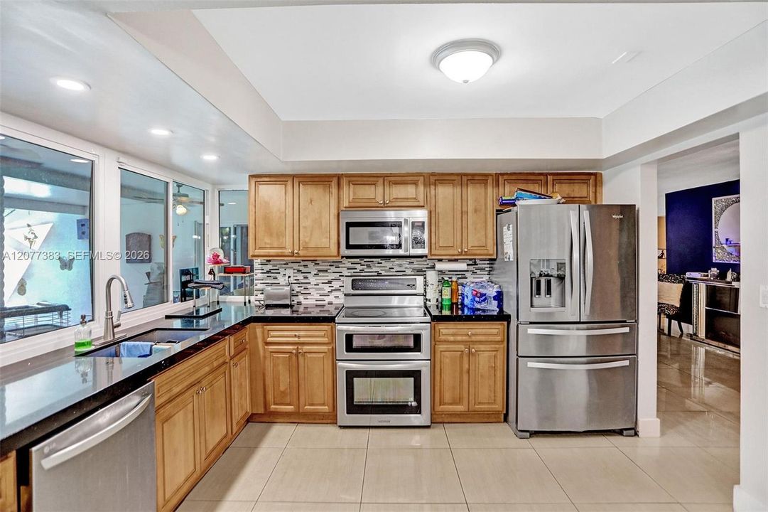 For Sale: $625,000 (5 beds, 2 baths, 2203 Square Feet)