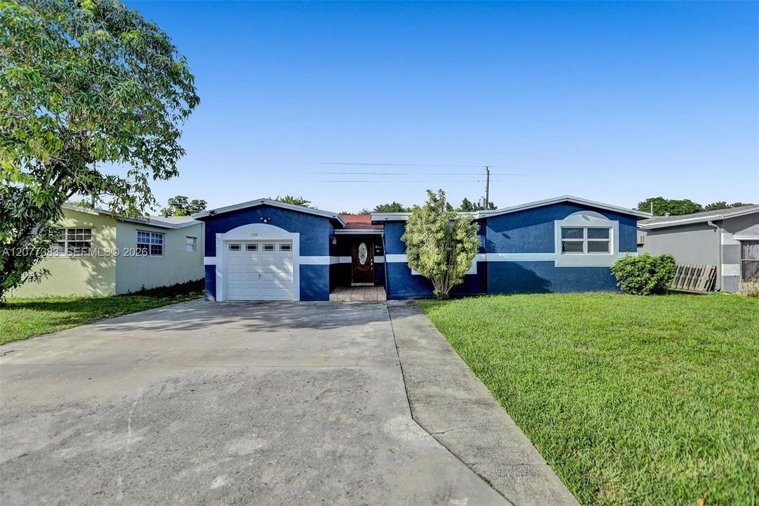 For Sale: $625,000 (5 beds, 2 baths, 2203 Square Feet)