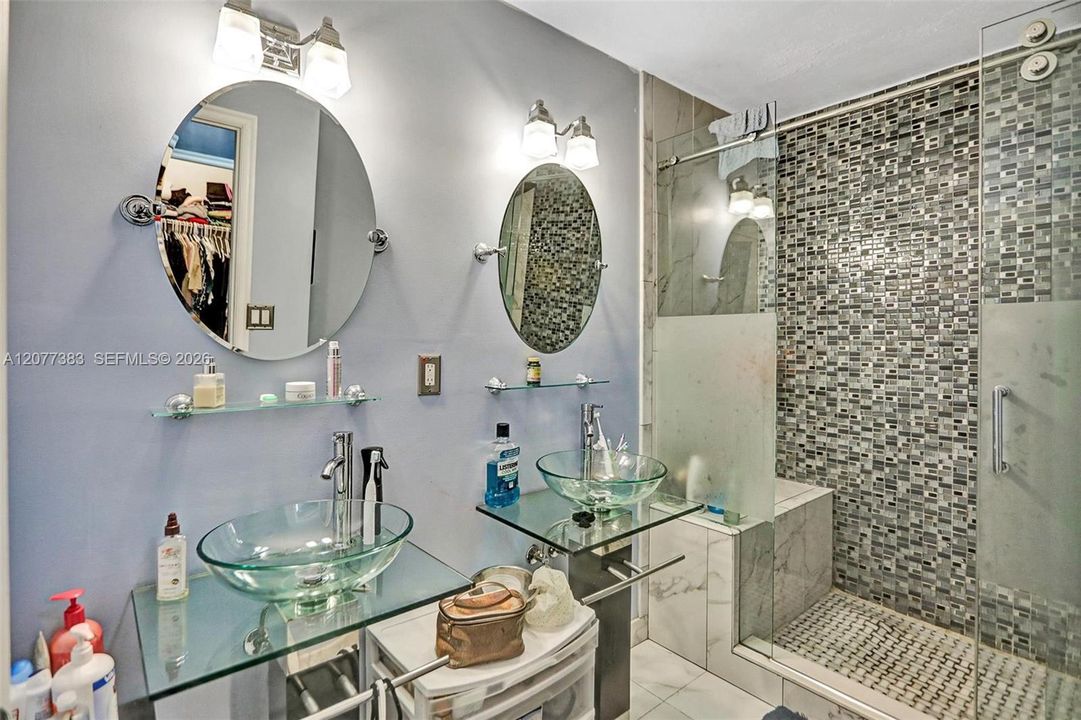 For Sale: $625,000 (5 beds, 2 baths, 2203 Square Feet)