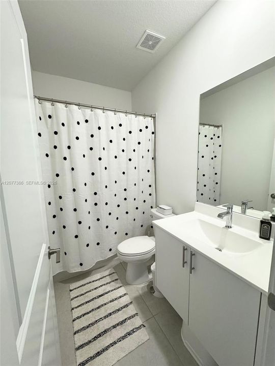 En Venta: $1,025,000 (3 camas, 2 baños, 2116 Pies cuadrados)