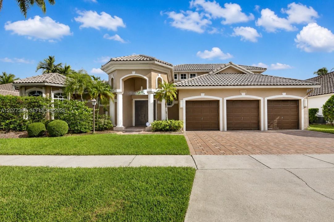 Recently Sold: $1,339,000 (5 beds, 5 baths, 4113 Square Feet)