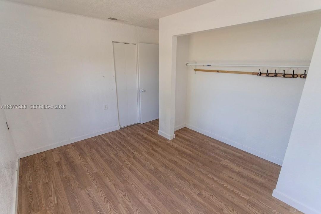 Vendido Recientemente: $369,000 (3 camas, 1 baños, 0 Pies cuadrados)