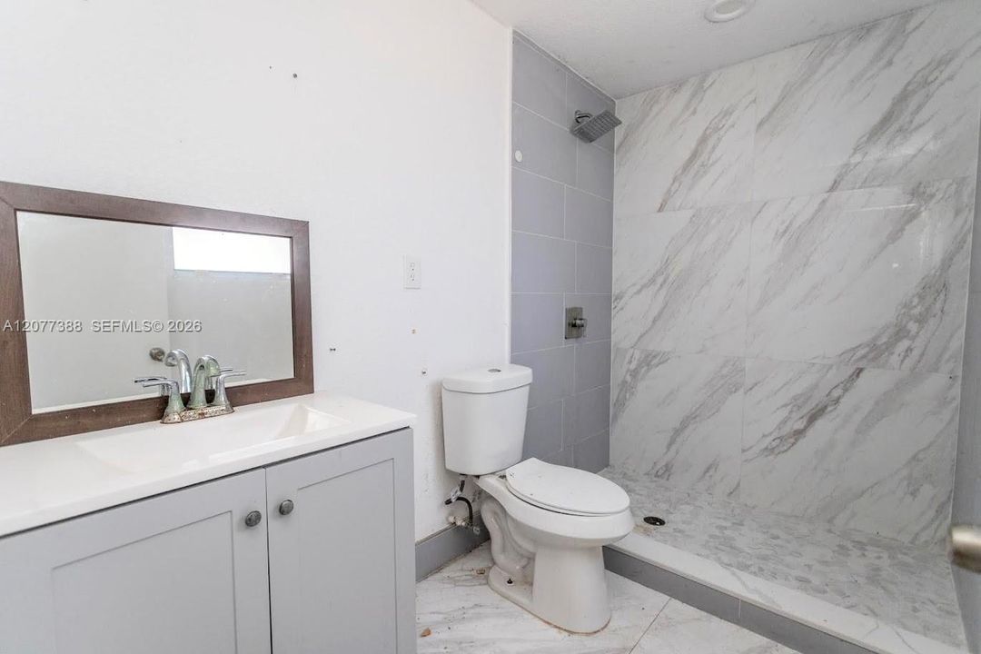 Vendido Recientemente: $369,000 (3 camas, 1 baños, 0 Pies cuadrados)