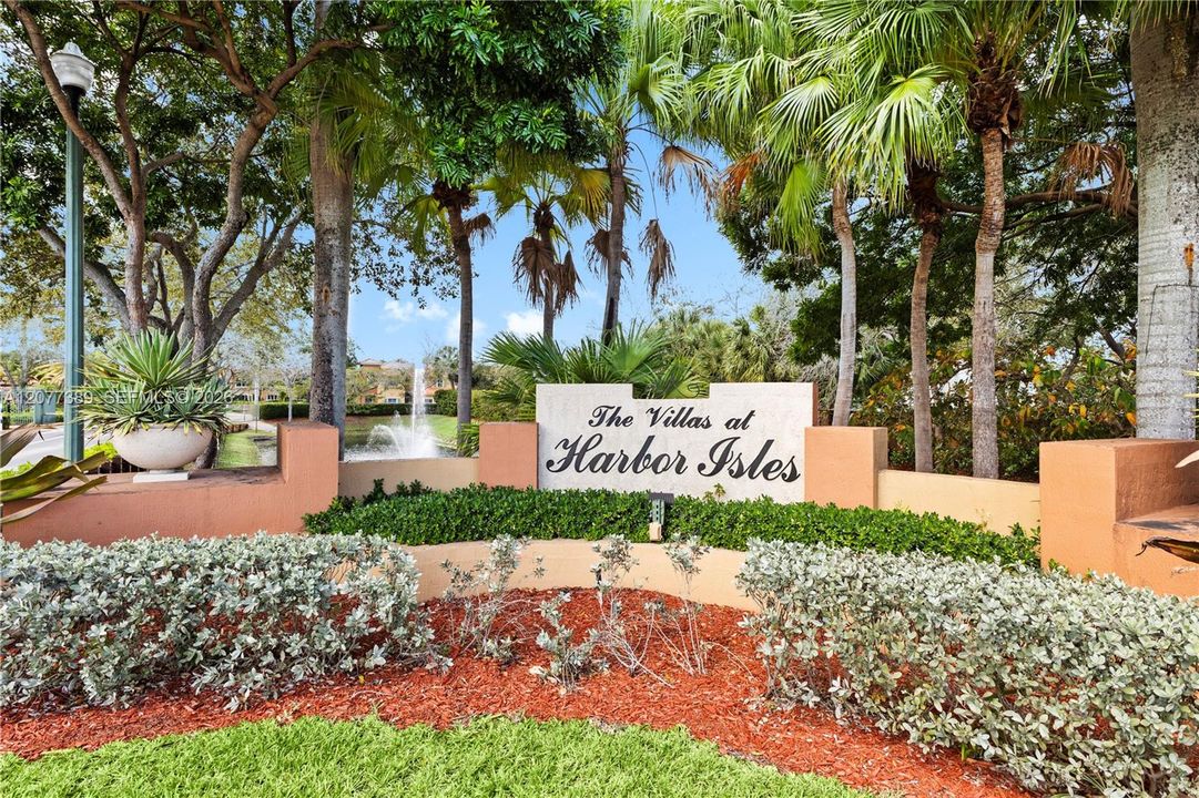 For Sale: $346,100 (3 beds, 2 baths, 1391 Square Feet)