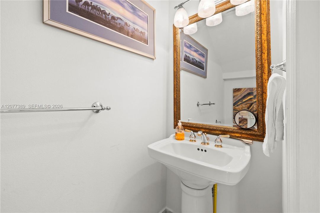For Sale: $346,100 (3 beds, 2 baths, 1391 Square Feet)