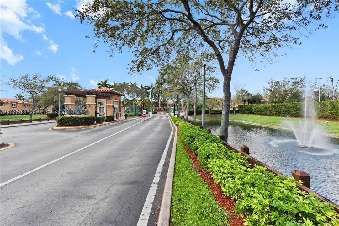For Sale: $346,100 (3 beds, 2 baths, 1391 Square Feet)