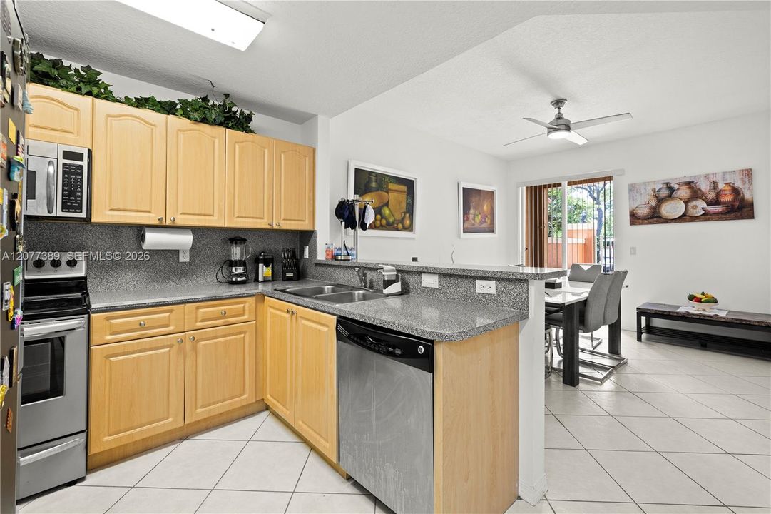 For Sale: $346,100 (3 beds, 2 baths, 1391 Square Feet)