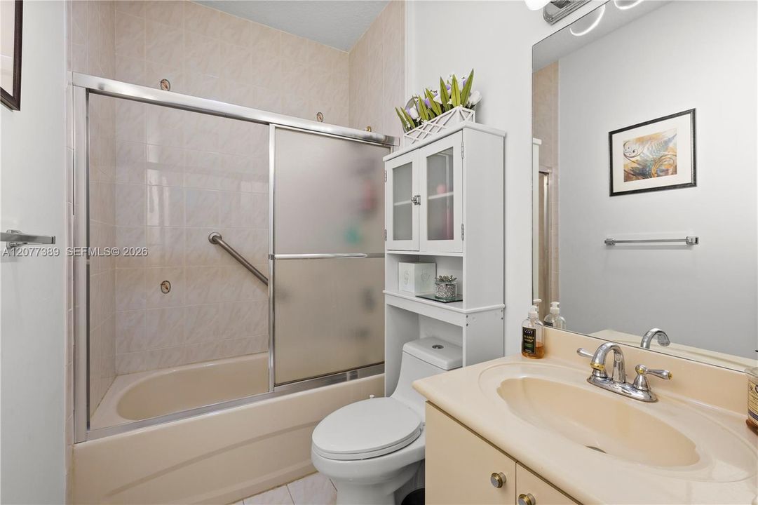 For Sale: $346,100 (3 beds, 2 baths, 1391 Square Feet)