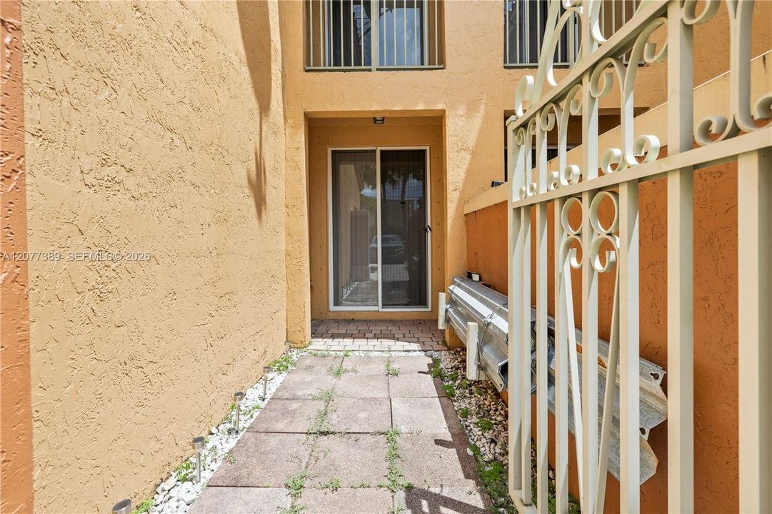 For Sale: $346,100 (3 beds, 2 baths, 1391 Square Feet)
