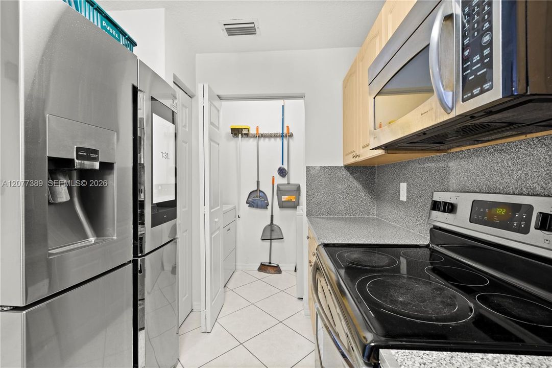 For Sale: $346,100 (3 beds, 2 baths, 1391 Square Feet)