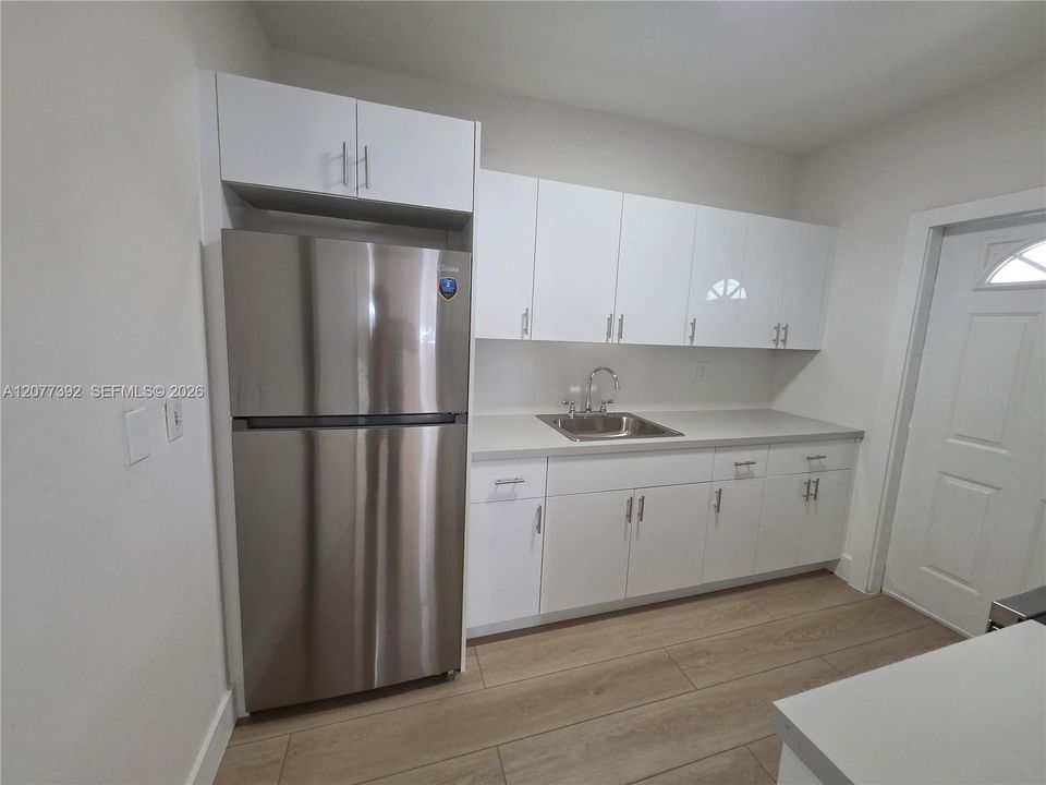 For Rent: $2,800 (3 beds, 2 baths, 3165 Square Feet)
