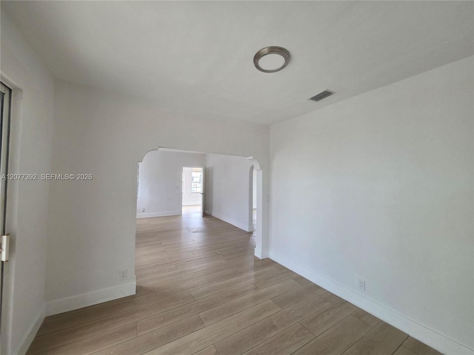 For Rent: $2,800 (3 beds, 2 baths, 3165 Square Feet)