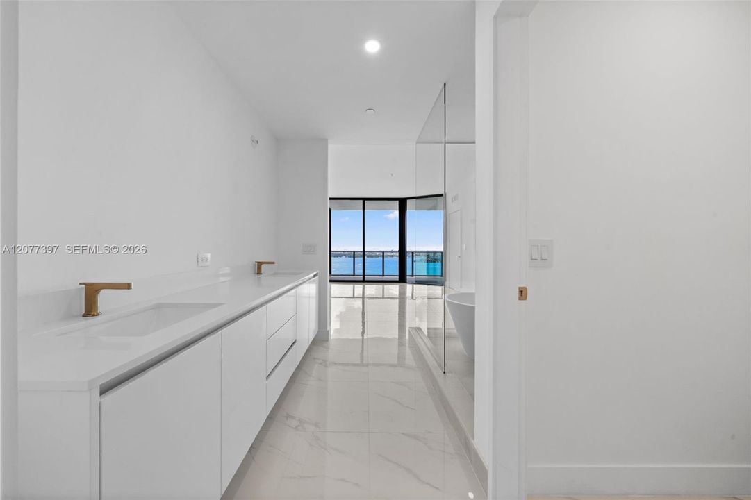 For Rent: $14,000 (4 beds, 5 baths, 2582 Square Feet)