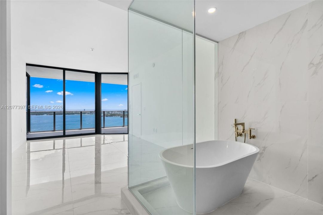 For Rent: $14,000 (4 beds, 5 baths, 2582 Square Feet)