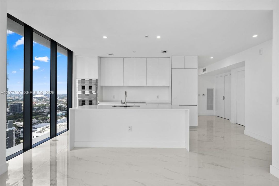 For Rent: $14,000 (4 beds, 5 baths, 2582 Square Feet)