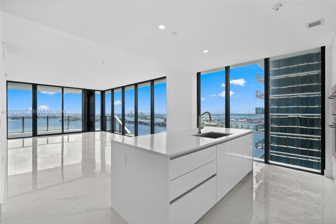 For Rent: $14,000 (4 beds, 5 baths, 2582 Square Feet)