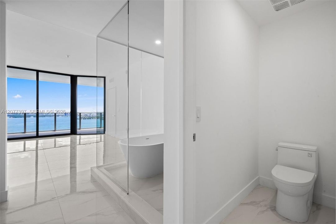 For Rent: $14,000 (4 beds, 5 baths, 2582 Square Feet)