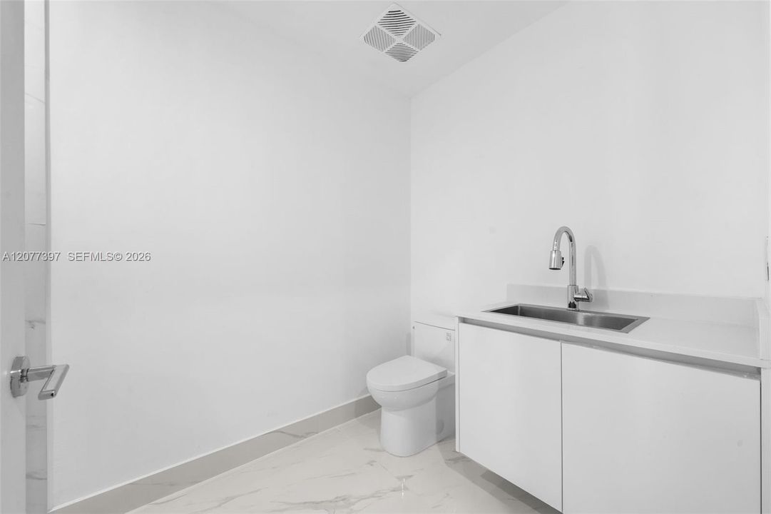For Rent: $14,000 (4 beds, 5 baths, 2582 Square Feet)