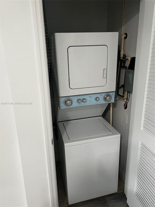 For Rent: $2,500 (2 beds, 1 baths, 750 Square Feet)