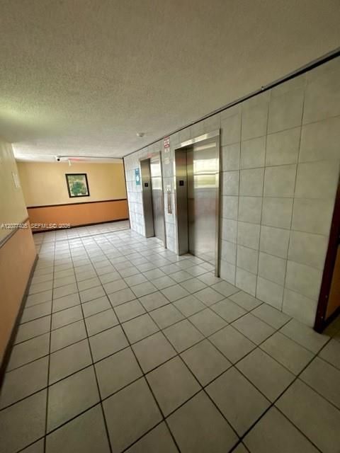 For Rent: $2,300 (2 beds, 2 baths, 867 Square Feet)