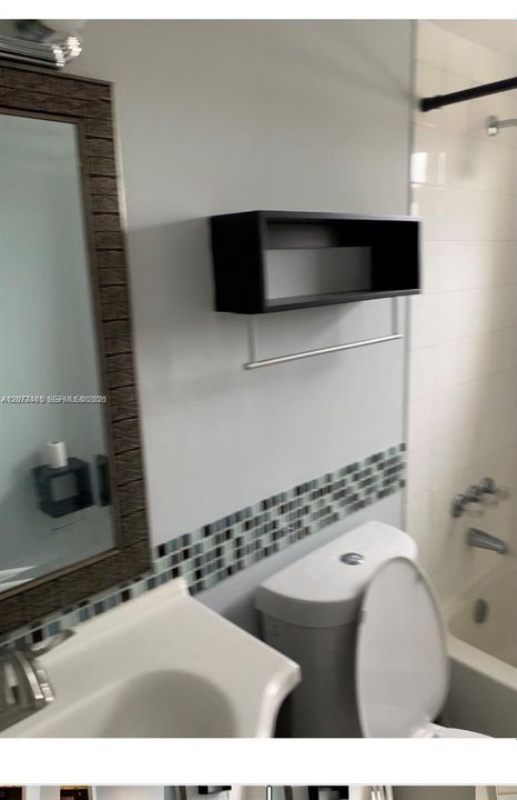 For Rent: $2,300 (2 beds, 2 baths, 867 Square Feet)