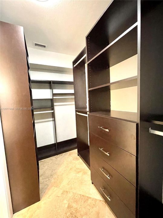 En Renta: $2,300 (2 camas, 2 baños, 982 Pies cuadrados)