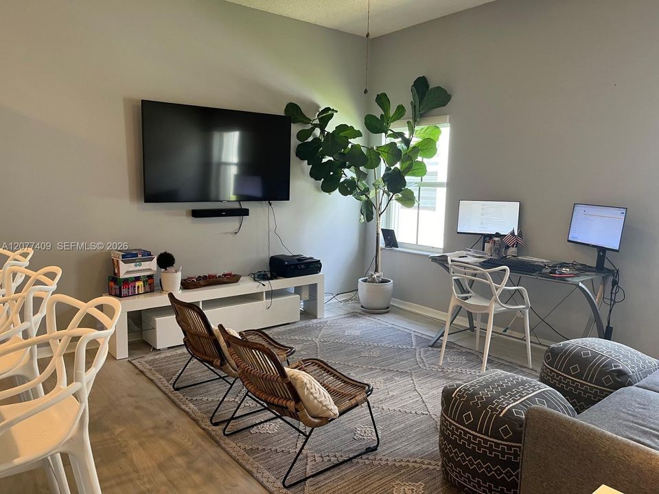 For Rent: $4,300 (3 beds, 2 baths, 1628 Square Feet)