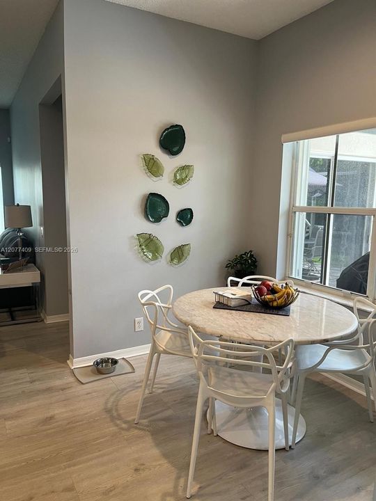 For Rent: $4,300 (3 beds, 2 baths, 1628 Square Feet)