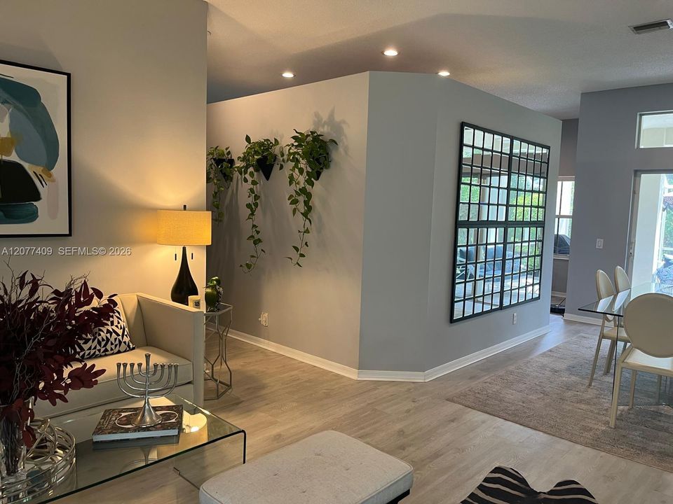 For Rent: $4,300 (3 beds, 2 baths, 1628 Square Feet)