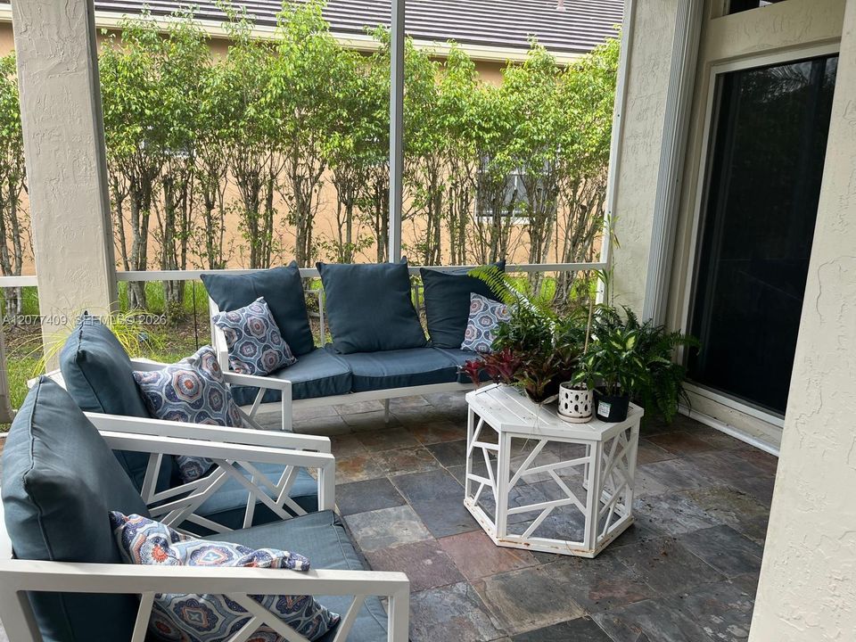 For Rent: $4,300 (3 beds, 2 baths, 1628 Square Feet)