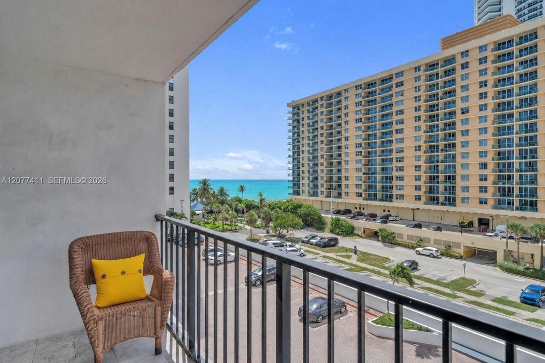 En Venta: $530,000 (2 camas, 2 baños, 1240 Pies cuadrados)