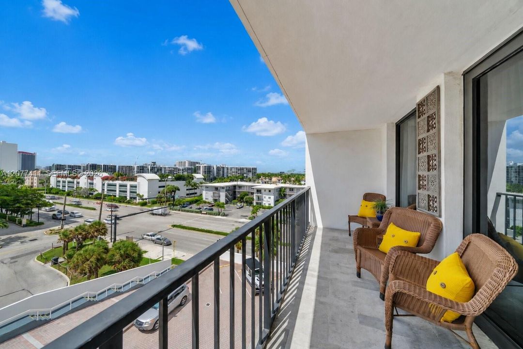 En Venta: $530,000 (2 camas, 2 baños, 1240 Pies cuadrados)