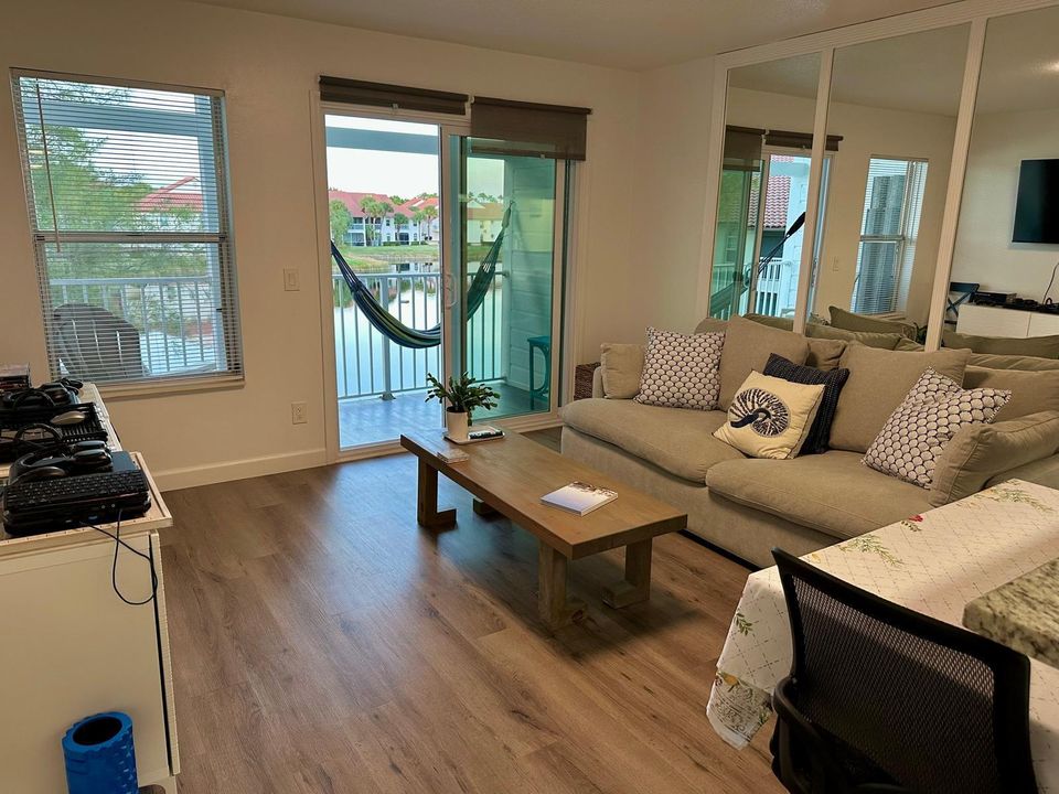 253 Cypress living room w mirror