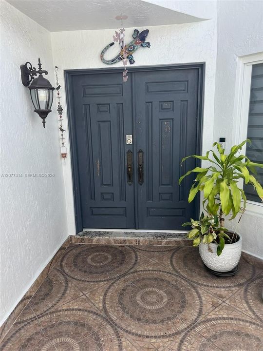 En Venta: $690,000 (5 camas, 3 baños, 1764 Pies cuadrados)