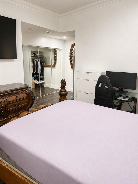 En Venta: $690,000 (5 camas, 3 baños, 1764 Pies cuadrados)