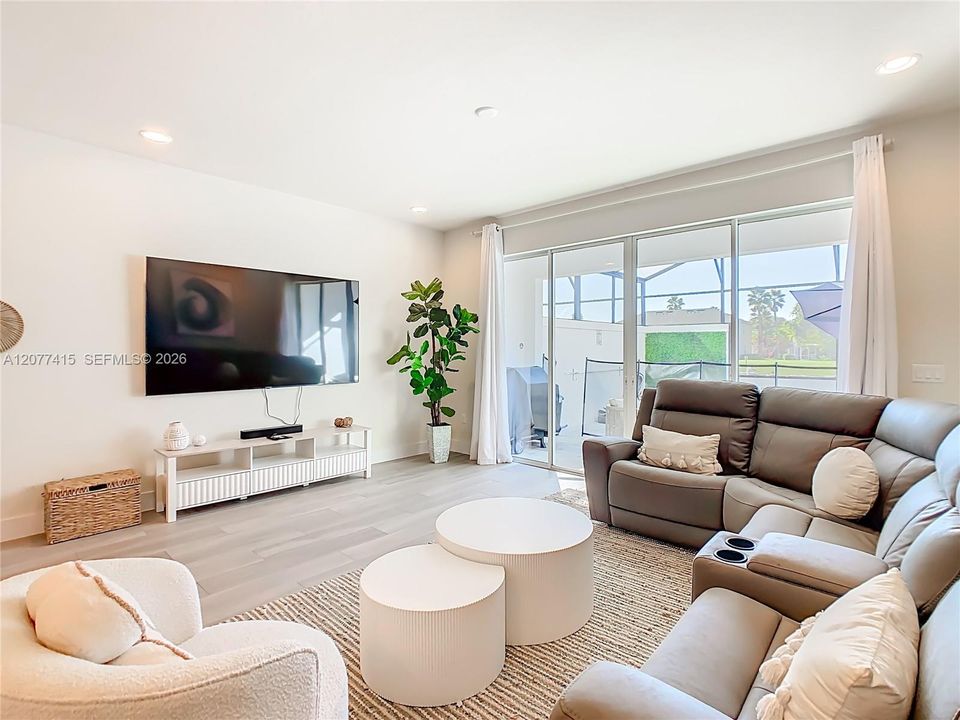 En Venta: $550,000 (3 camas, 3 baños, 2266 Pies cuadrados)