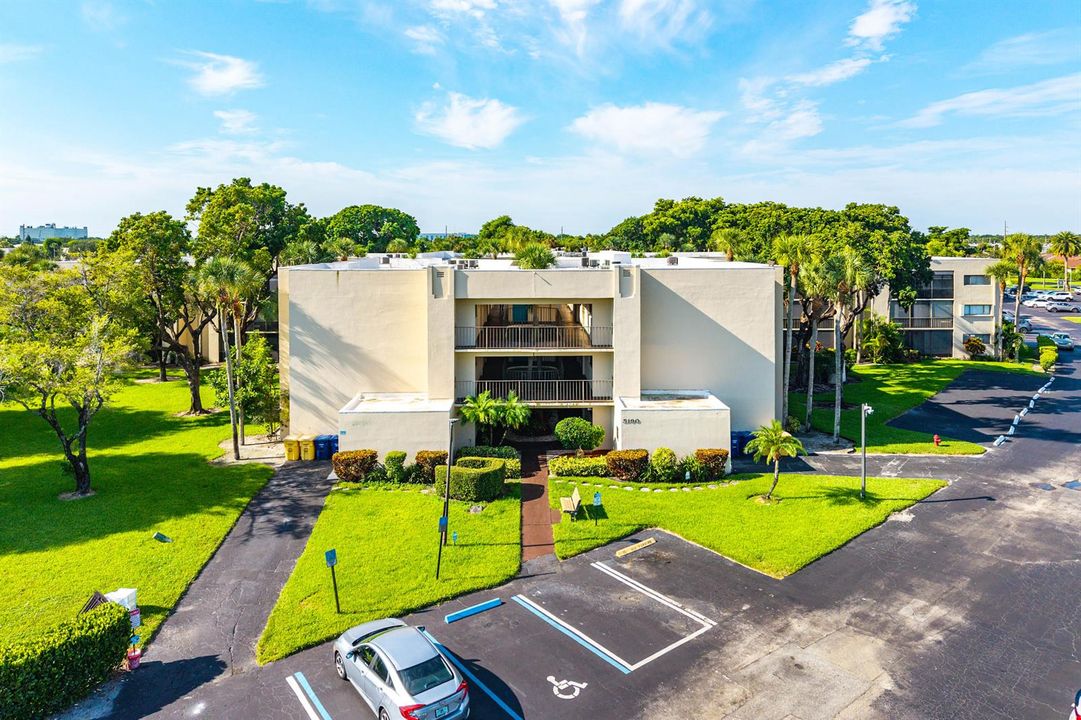 028-5190LasVerdesCircle-105-DelrayBeach-