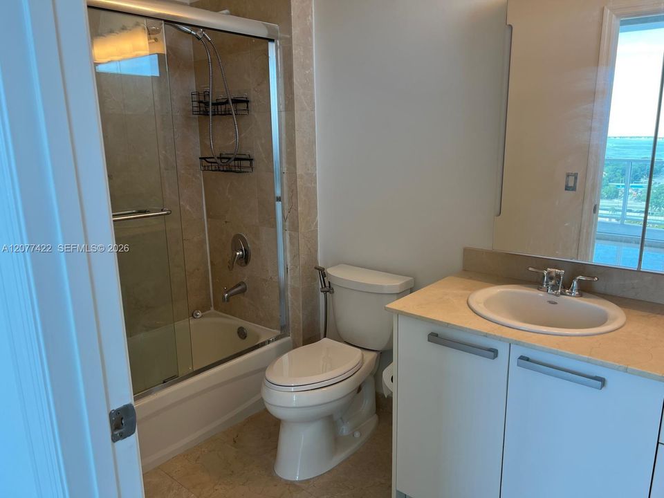 For Rent: $3,850 (2 beds, 2 baths, 1059 Square Feet)