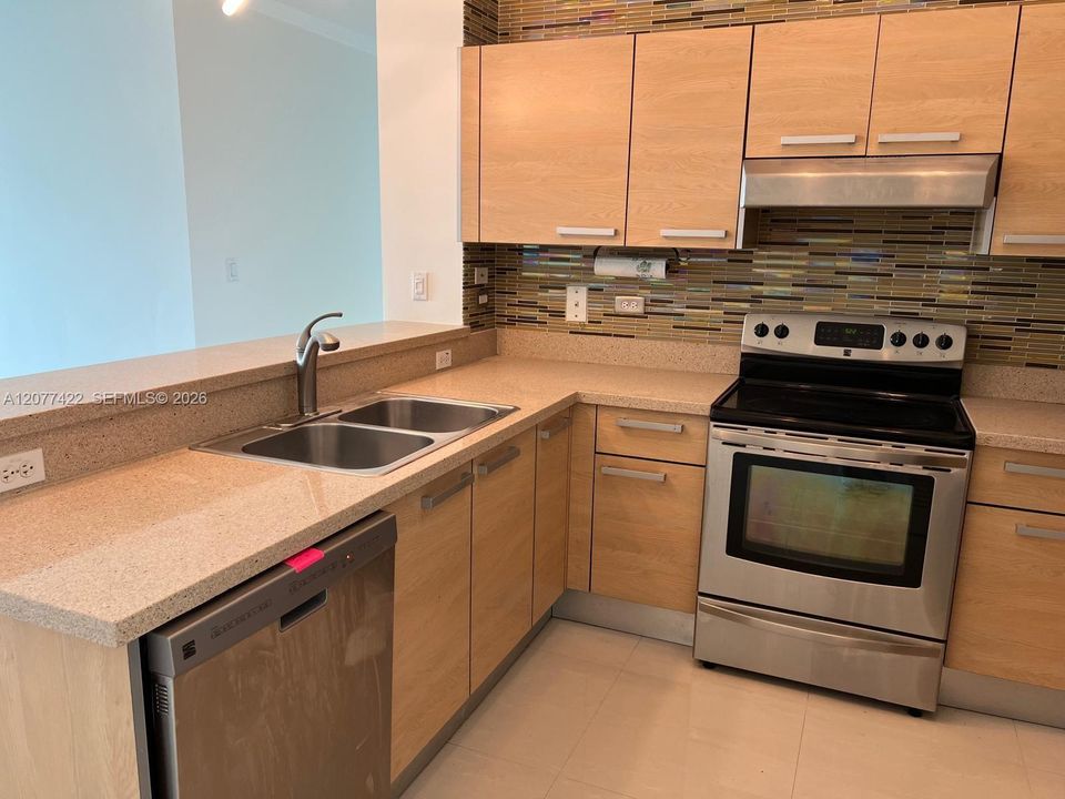 For Rent: $3,850 (2 beds, 2 baths, 1059 Square Feet)